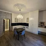 H21d-central-cozy Spacious Suits Family-3 Bedrooms بيت للعطل