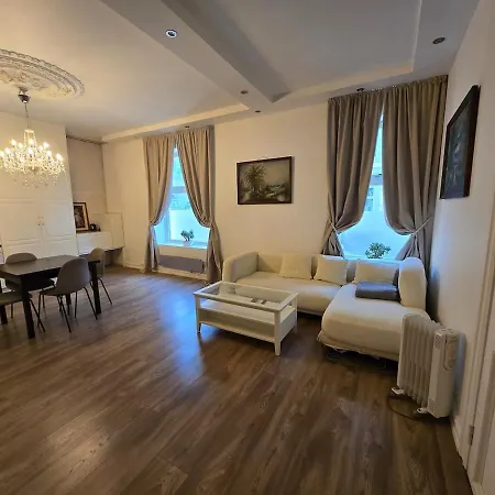 H21d-central-cozy Spacious Suits Family-3 Bedrooms *