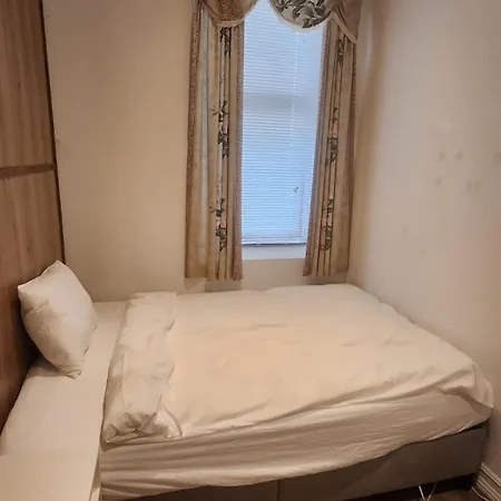 Casa de Férias H21d-central-cozy Spacious Suits Family-3 Bedrooms *