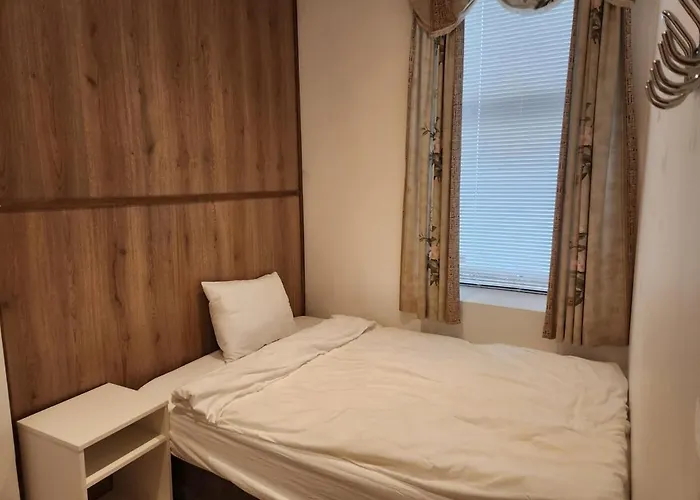 H21d-central-cozy Spacious Suits Family-3 Bedrooms