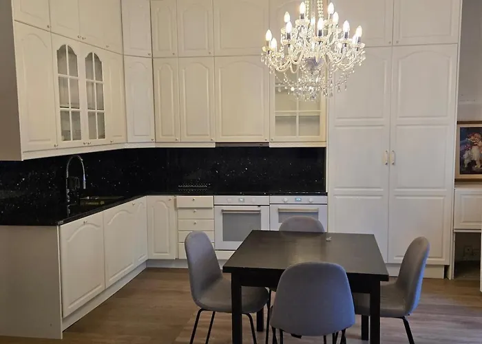 Дом отдыха H21d-central-cozy Spacious Suits Family-3 Bedrooms *